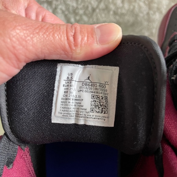 Nike Womens Air Jordan Low SE - Picture 3 of 12